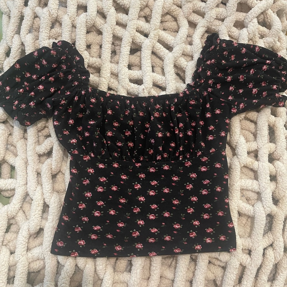Hi I am selling this shirt I just out grew it I loved it with my style.
